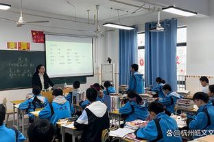 AI评曼联最伟大中场：查尔顿第一，基恩、老吉、生姜头&小贝入选